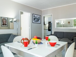 Interior - 2-Room Apartment with Terrace, Sea View (Cannes)