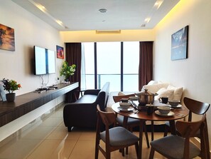 Deluxe Apartment | Living area | Flat-screen TV - GentingTop FoggyColdSty6Pax at GrdIonDelmn (Genting Highlands)