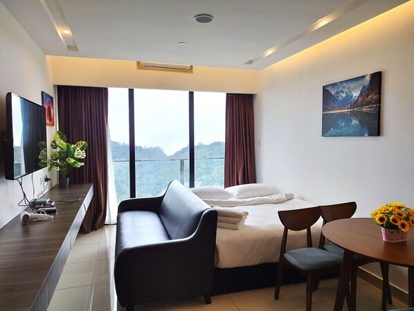 Deluxe Apartment | Living area