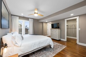 4 bedrooms, iron/ironing board, WiFi, bed sheets
