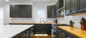 3 story, massive house in Central Columbus. Huge Kitchen!