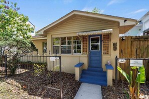 Exterior - Historic Family & Pet-Friendly Cottage, Near Café (St. Augustine)