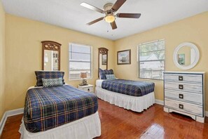 3 dormitorios, escritorio, wifi gratis y ropa de cama