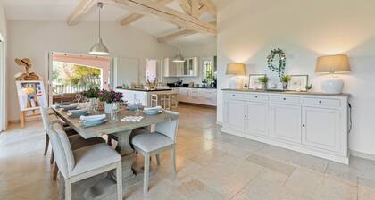 6 Bedroom Villa 4* Grasse Absolute calm swimming pool 10x4 Panorama sea mountain