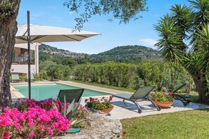 Outdoor pool, a heated pool - 6 Bedroom Villa 4* Grasse Absolute calm swimming pool 10x4 Panorama sea mountain (Grasse)