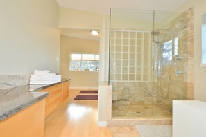 Doccia, asciugacapelli, asciugamani