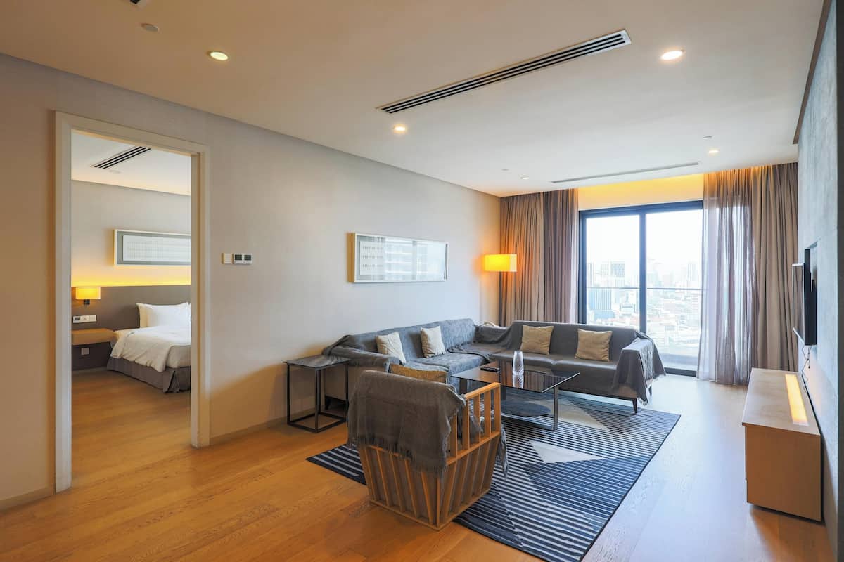 Superior Apartment, City View | Living area