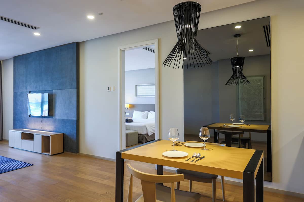 Deluxe Apartment, Balcony, City View | Living area
