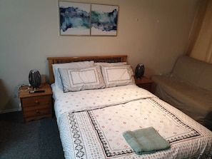 1 camera, ferro/asse da stiro, Wi-Fi, lenzuola