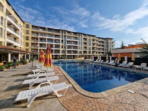 Pool - MENADA * ROYAL DREAMS * Family Studio with Terrace (Sunny Beach)