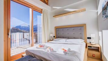 Family Chalet, 4 Bedrooms (Chalet Merveille Ski In - Ski Out) | View from room