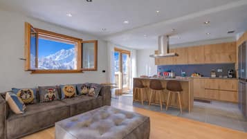 21-inch Smart TV with digital channels