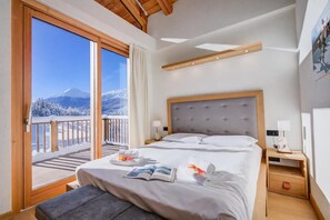 4 bedrooms, laptop workspace, free WiFi, bed sheets - Chalet Merveille Ski In - Ski Out (Sauze d'Oulx)