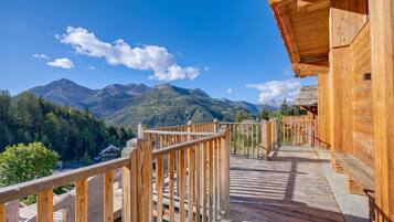 Chalet Familial, plusieurs chambres (Chalet Merveille Ski In - Ski Out) | Enceinte de lâhĂ©bergement