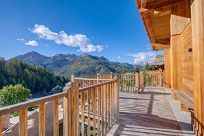 Family Chalet, Multiple Bedrooms (Chalet Merveille Ski In - Ski Out) | Property grounds - Chalet Merveille Ski In - Ski Out (Sauze d'Oulx)