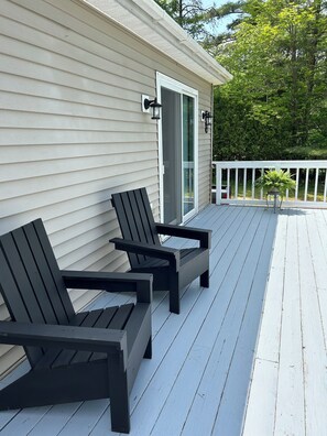 Terrace/patio - Lawrence's Hideaway in the Adirondacks (Wilmington)