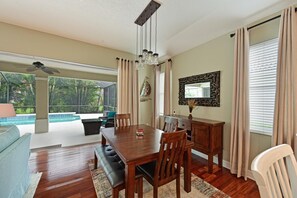 Dining - Golf, boating, pool, fitness ctr and dining all located on site  (Bradenton)