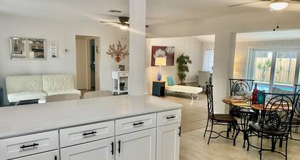Charming 2 bedroom 2 bathroom home with pool in Sarasota with central location.
