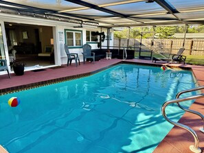 Pool - Charming 2 bedroom 2 bathroom home with pool in Sarasota  with central location. (Sarasota)