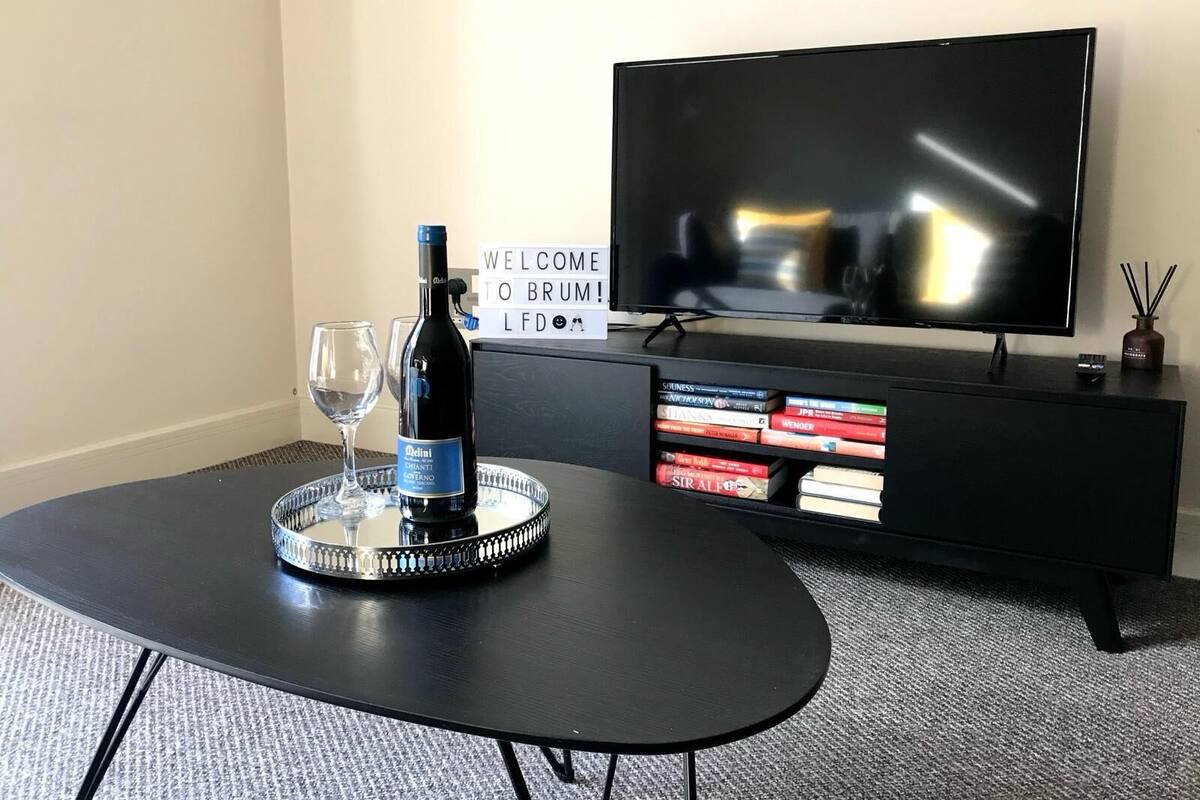 City Apartment | Living area