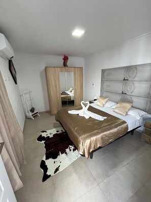 4 bedrooms, free WiFi, bed sheets