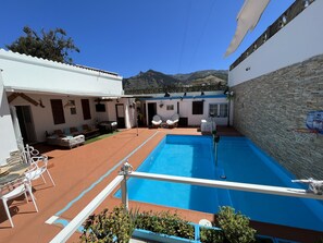 Utendørsbasseng