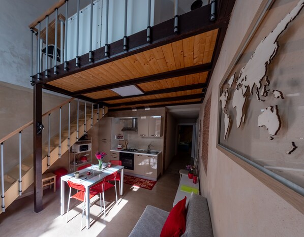 Interior - House of the Palm, 10 Palm Street, Catania (Catania)