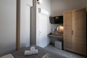 2 bedrooms, in-room safe, iron/ironing board, free cots/infant beds - Euphoria Club 4 by Halkidiki Villas (Kassandra)