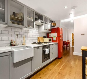 Private kitchen - Hackney Exclusive 1 bedroom Apartment in Hackney! (Greater London)