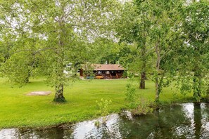 Property grounds - Lakefront! w/ Kayaks, Hot Tub, Pool. Firepit, Park with Playground & Disc Golf. (Forsyth)
