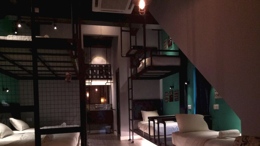 OYO 90899 Tube Hotel Melaka