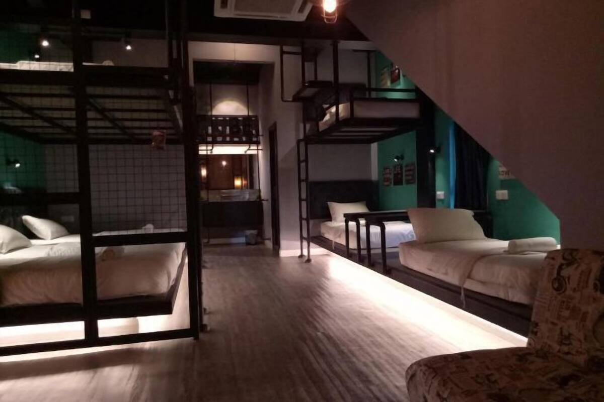 1 bedroom, laptop workspace, free WiFi, bed sheets