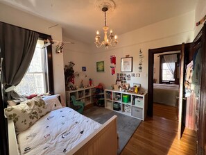 3 chambres, fer et planche à repasser, Wi-Fi, draps fournis