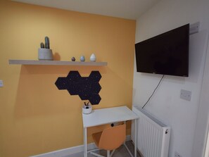 1 makuuhuone, silitysrauta/-lauta, Wi-Fi, vuodevaatteet