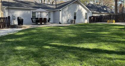 4 bedrooms, Simpsonville, family-friendly, great fenced back yard with fire pit