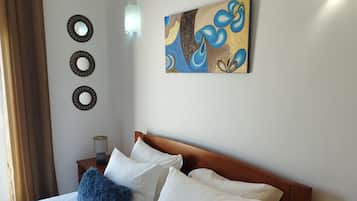 Iron/ironing board, free WiFi