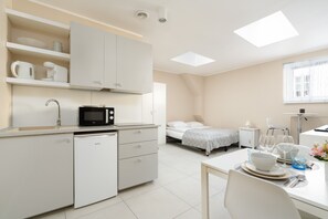 스튜디오, 주방 | 전용 주방 | 전자레인지, 커피/티 메이커, 전기 주전자, 조리 도구/접시/주방 기구