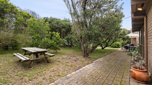 Outdoor dining - The Dunes - Point Lonsdale (Point Lonsdale)
