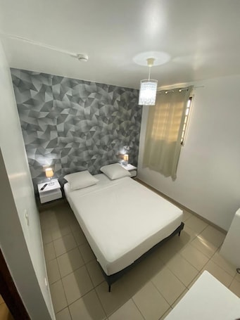 客房 | 9 多间卧室、办公桌、遮光窗帘、隔音