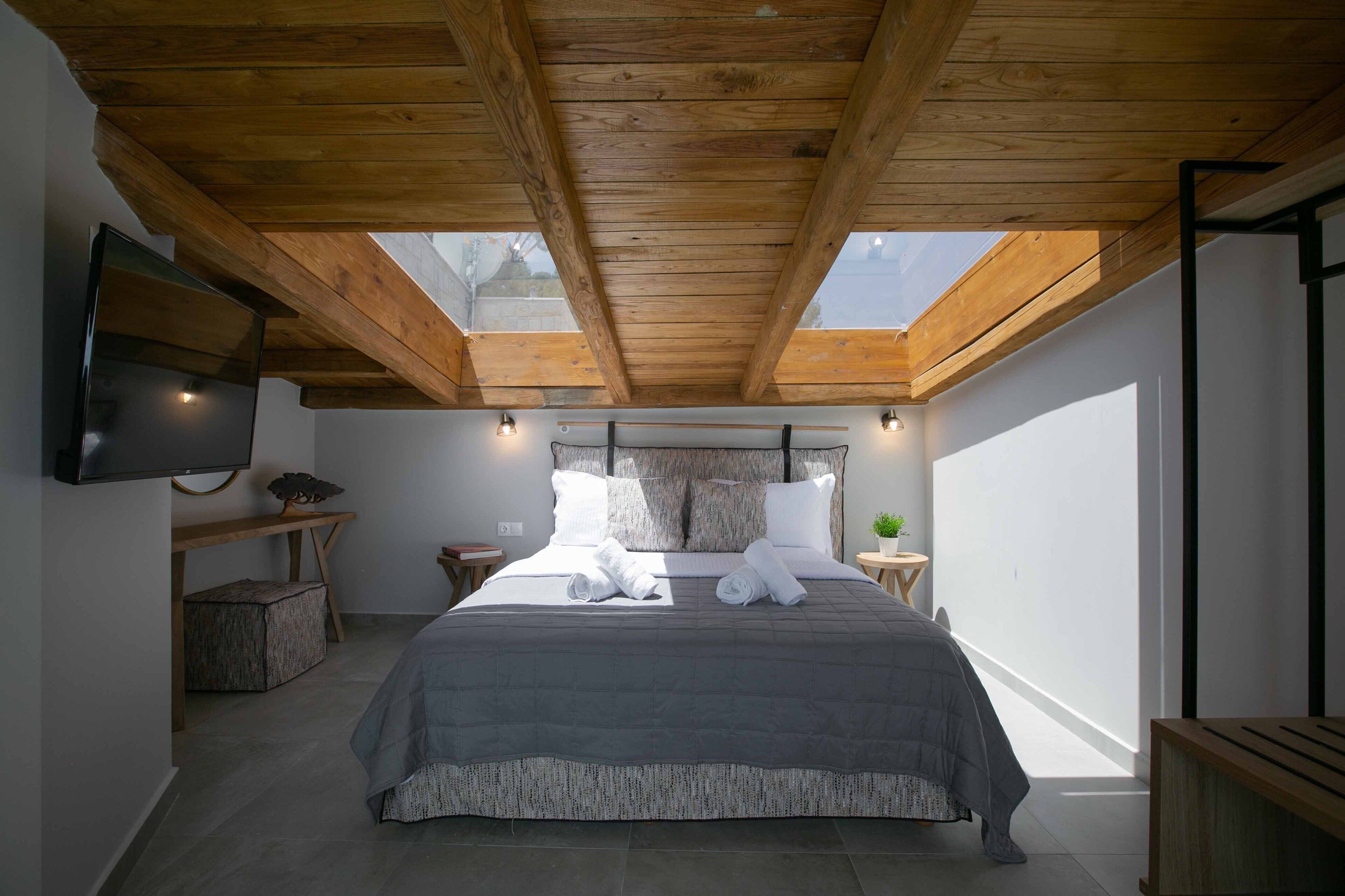 Deluxe Villa | 2 bedrooms, iron/ironing board, free WiFi, bed sheets