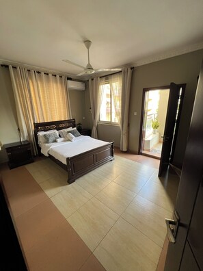 3 bedrooms, desk, iron/ironing board, free WiFi - Cozy & Spacious 3BR Near Beach | Pool & Gym (Dar es Salaam)