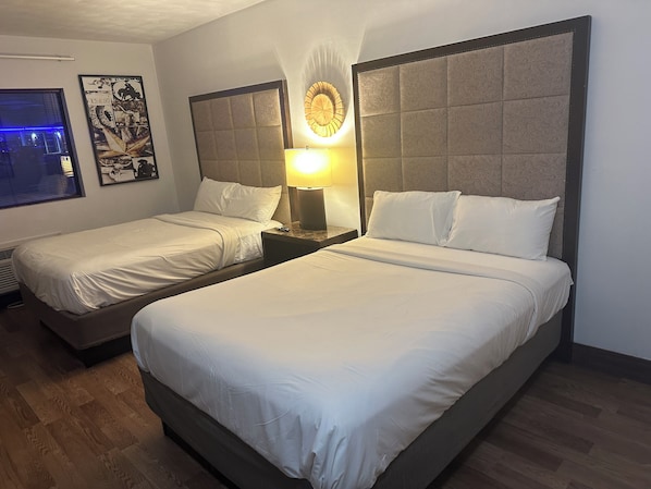 Habitación doble Confort de uso individual | Escritorio y espacio para trabajar con laptop