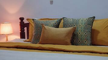 2 bedrooms, in-room safe, iron/ironing board, free WiFi