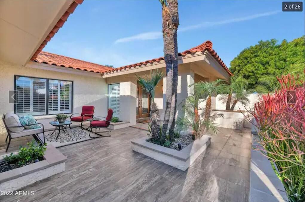 Pool, Outdoor Kitchen, Yard, Fire-pit, Pool Table