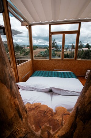 Deluxe Tree House | Premium bedding, down comforters, individually furnished - Killary Lodge (Solano)