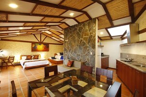 Apartamento familiar | Ropa de cama de alta calidad, edredones de plumas, mobiliario individual