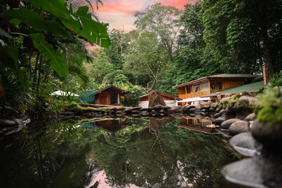 Arenal River Place