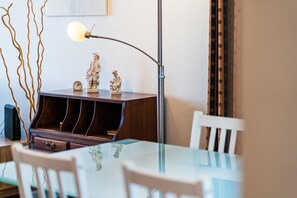 Dining - GuestReady - Serene stay with sea views (Caniço)