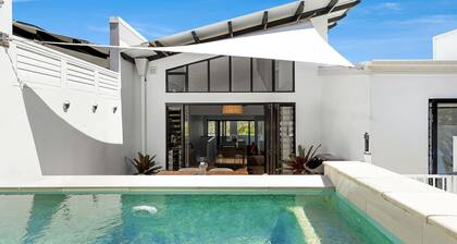 2 Luna Noosa - Spacious Retreat in Elevated Location