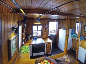 Fridge, oven, stovetop, coffee/tea maker